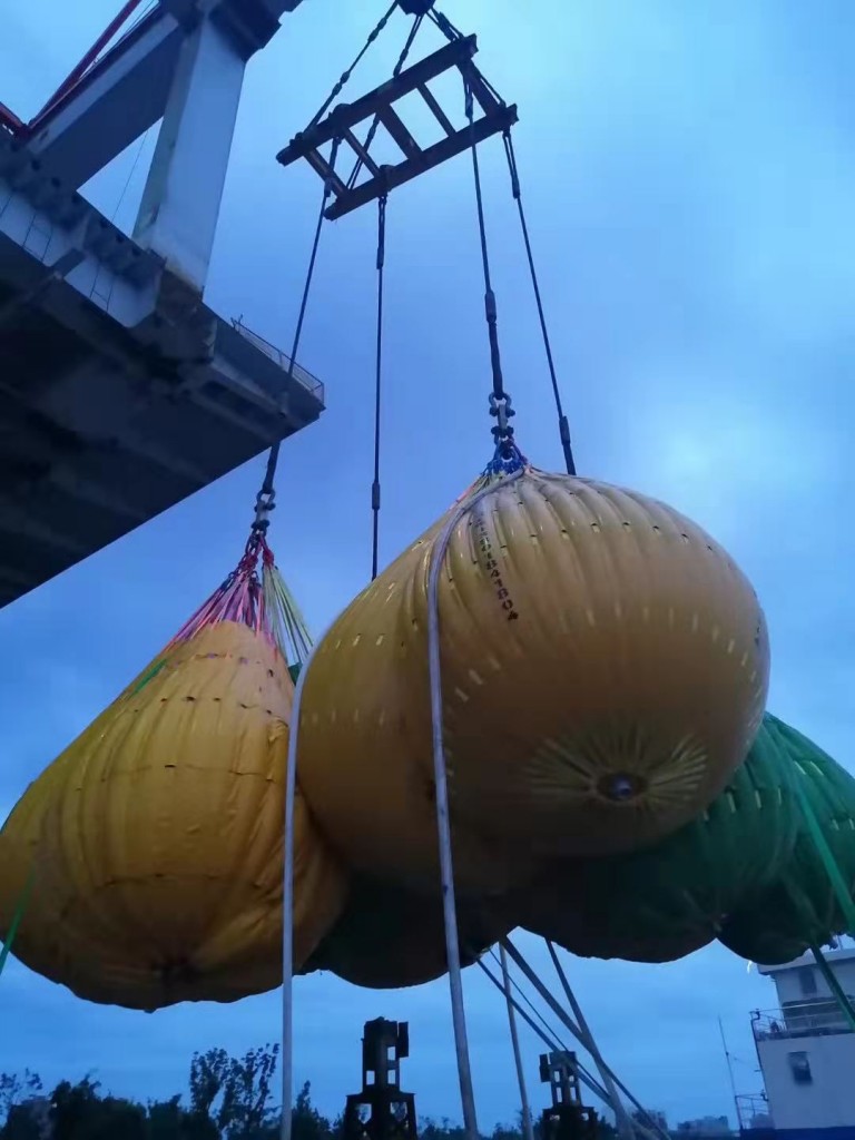 1200噸風(fēng)力發(fā)電機(jī)甩負(fù)荷試驗(yàn)拉力計(jì)、無(wú)線傳輸稱重儀